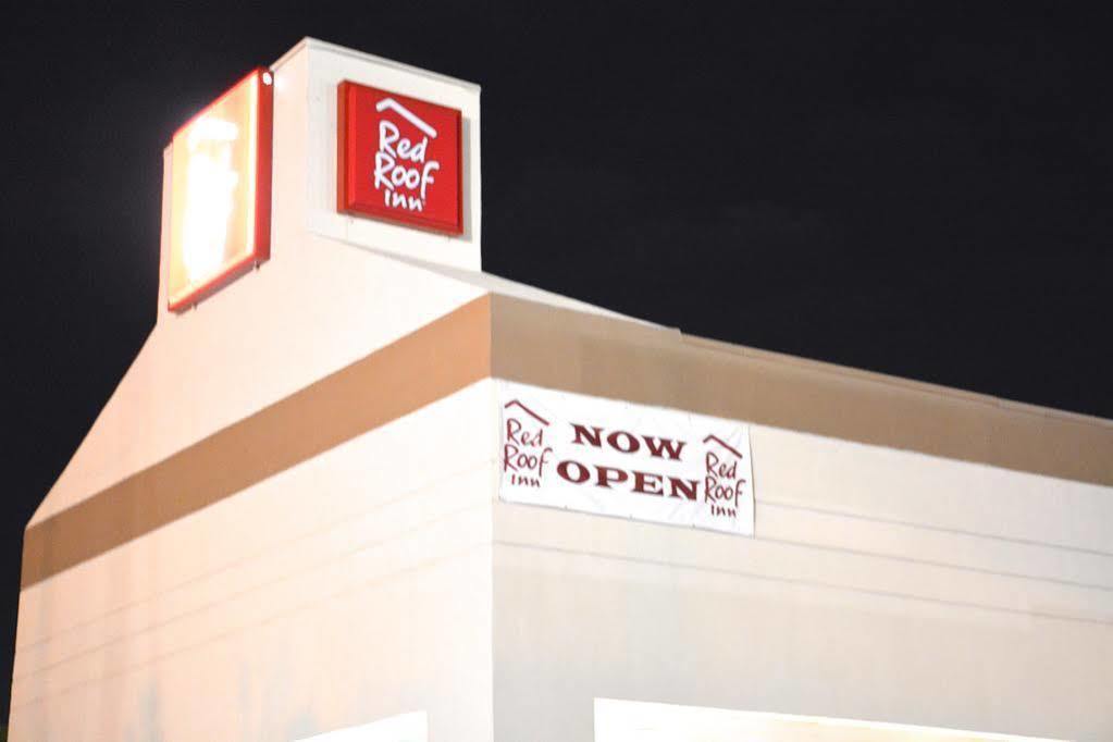Red Roof Motel